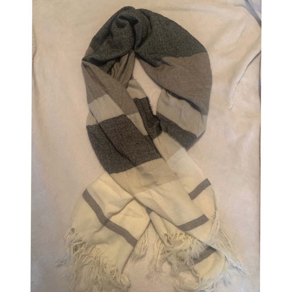 Charlotte Russe Scarf